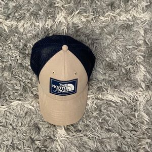 North face snap back